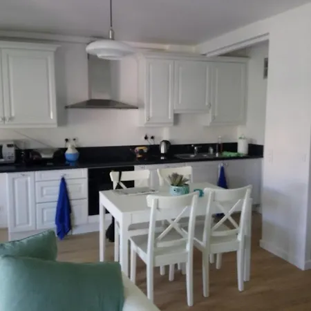 Spacious 70 M Flat With Balcony And Sea View!