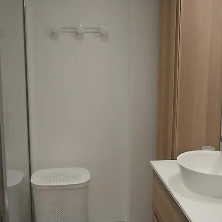 Spacious 70 M Flat With Balcony And Sea View! Apartment Cannes