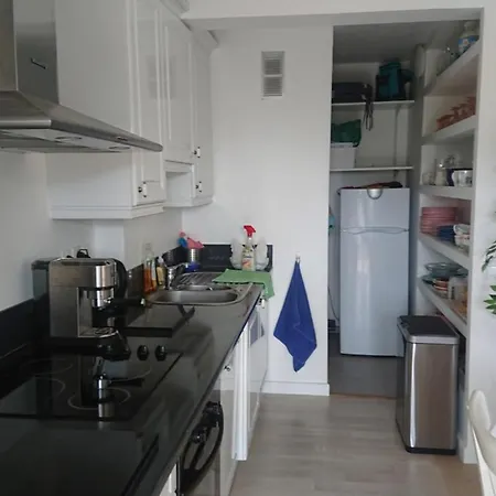 Apartment Spacious 70 M Flat With Balcony And Sea View! *